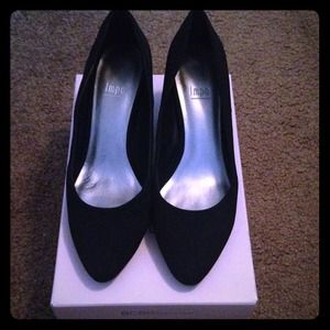 IMPO black low heel shoes