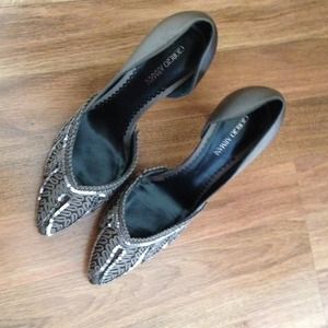 Make a offer !!!! Giorgio Armani shoes size 35.