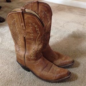 Brown Old West cowgirl boots