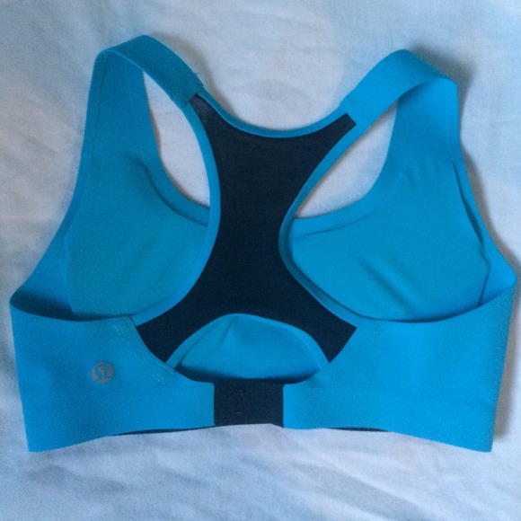 Lululemon NEVER WORN blue sports bra