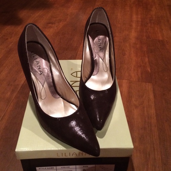 REDUCED Liliana brown pumps! Size 8. Worn once!