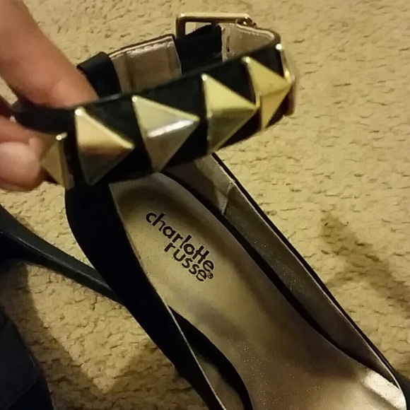 Heels - Picture 2 of 4