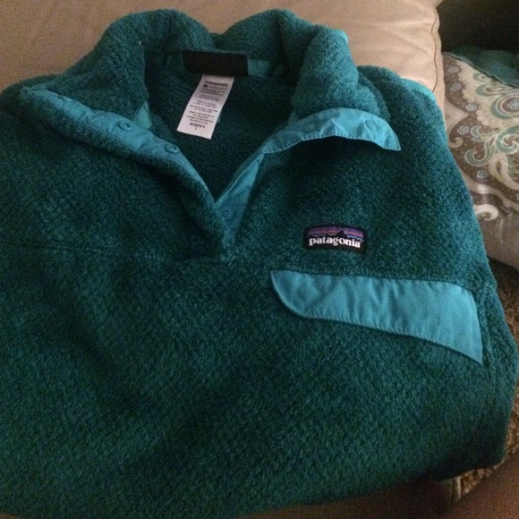 Green Patagonia pullover