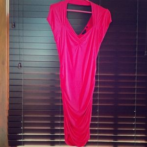 Like brand new! Pink, fitted dress by GUESS.