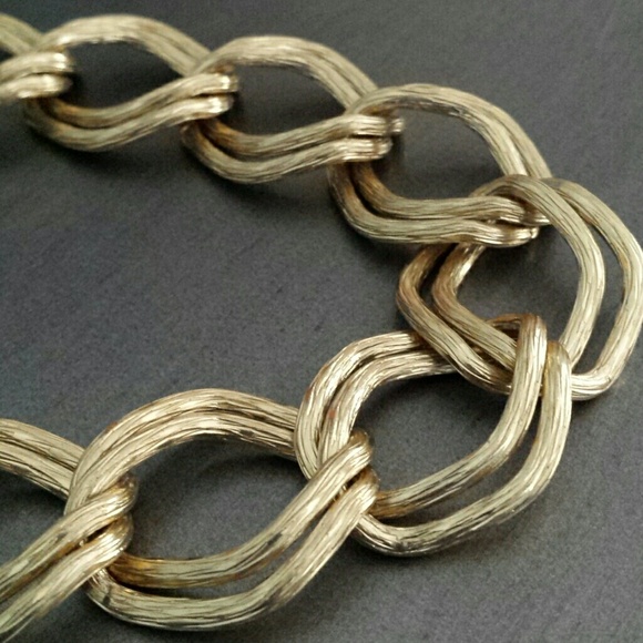 😊 Gold Chain - Picture 2 of 3