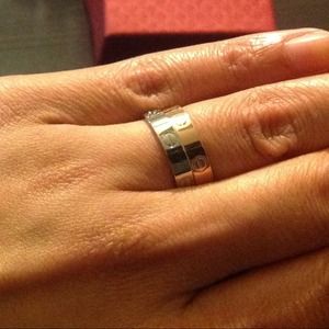 Love Screw Band (available in gold and silver)