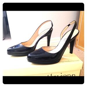 Cathy Jean Black Patent Leather Slingback's size 7