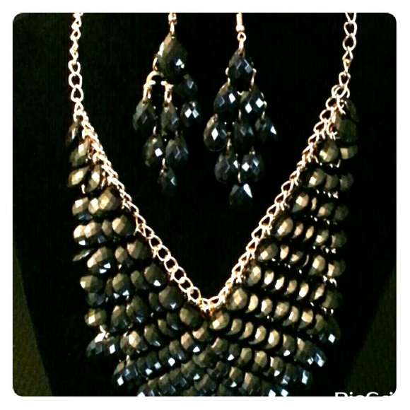 Chic Necklace and Earring Set