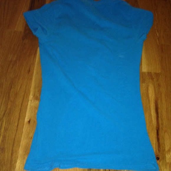 Plain blue Wet Seal scoopneck t-shirt. - Picture 3 of 3