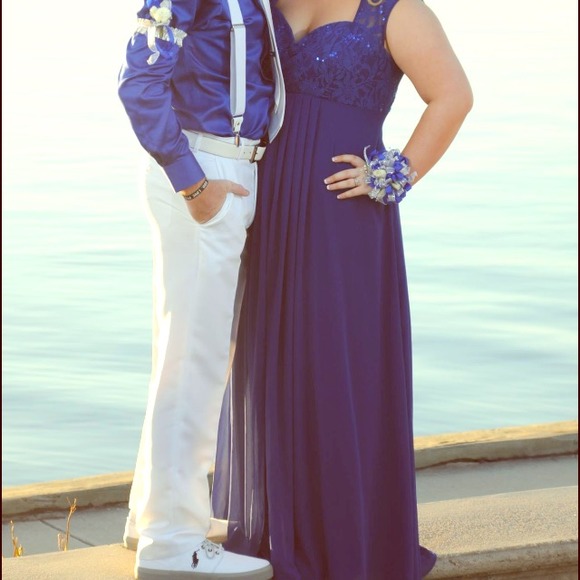 Dresses & Skirts - NEED TO SELL TO HELP MY PARENTS PLEASE