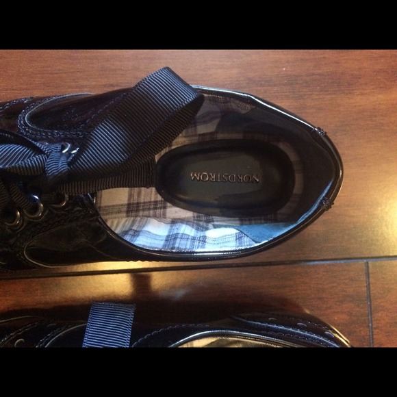 Nordstrom Kids shoes - Picture 2 of 2