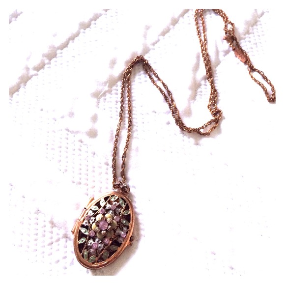 Vintage style necklace