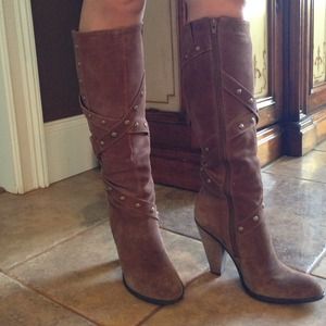 Carlos Santana Suede Boots