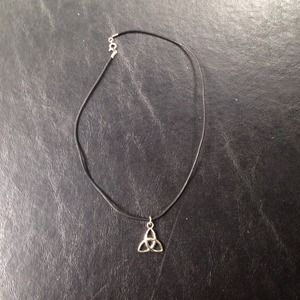 Trinity choker