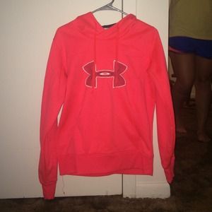 Under armour sweatshirt