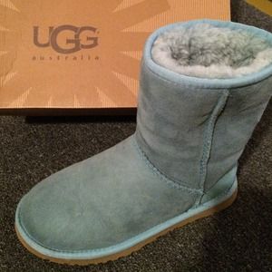 💯 authentic classic ugh boots (short)
