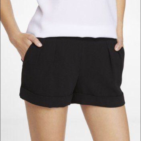 Express Brown pleated shorts - Picture 3 of 3