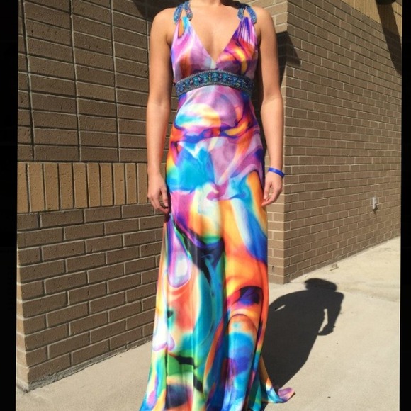 Formal dress - Picture 2 of 2