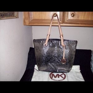 MICHAEL KORS JET SET MIRROR METALLIC BAG /TOTE
