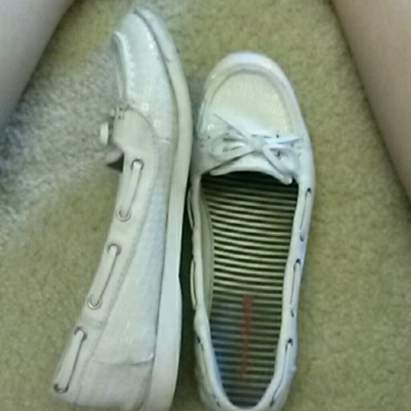 White sparkly american eagle shoes