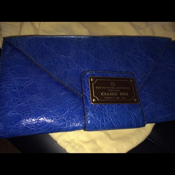 Blue leather Gianni Bini clutch