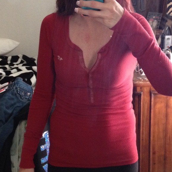 Maroon hollister long sleeve