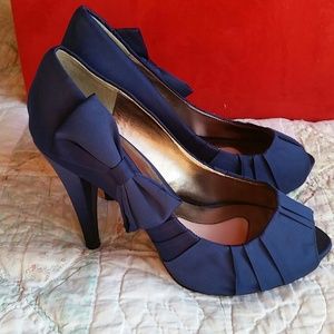 Paris Hilton blue silk bow heels