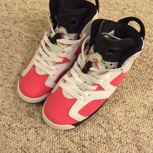 Jordan coral rose 6's size 4.5Y