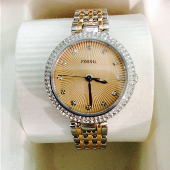 Gold and silver fossil watch - Picture 3 of 3