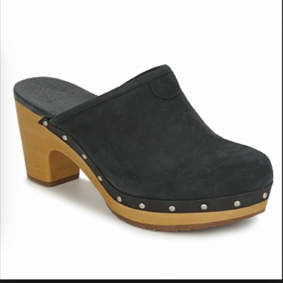 UGG CLOGS