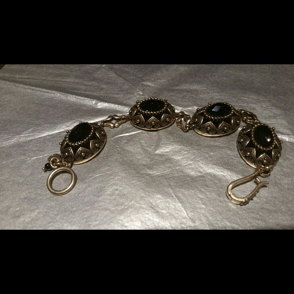 ๐๐Christmas Present๐๐ LUCKY~ GOLDTONE &BLACK ANTIQUE STATEMENT BRACELET~ - Picture 4 of 9