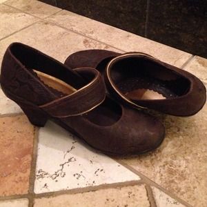 Brown suede pumps