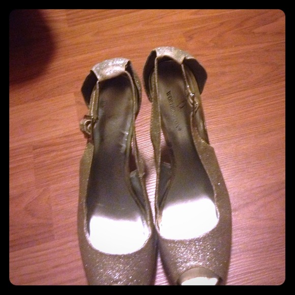 Sparkly dress shoes