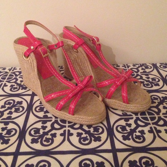 Patent leather hot pink espadriles