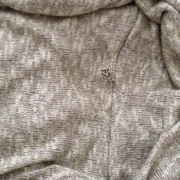 Off the shoulder sweater - Picture 4 of 4