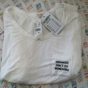 Brandy Melville graphic tee