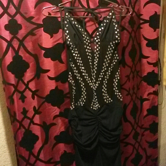 Dress - Picture 1 of 3