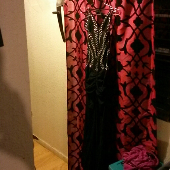 Dress - Picture 2 of 3