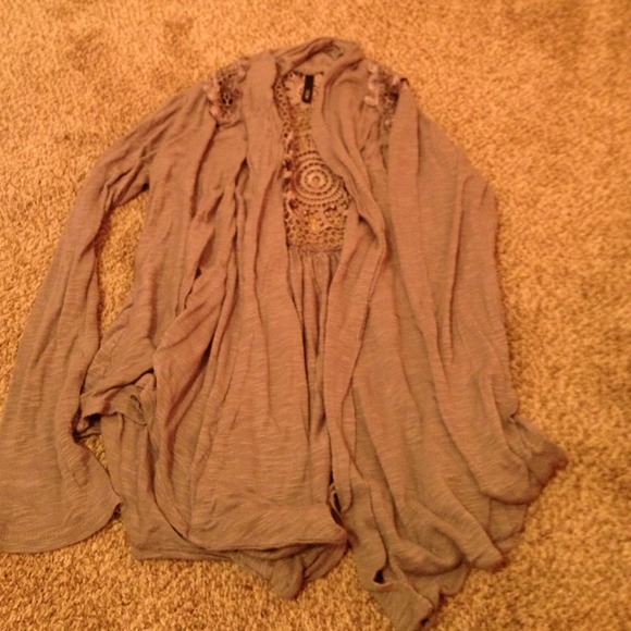 Gray shrug