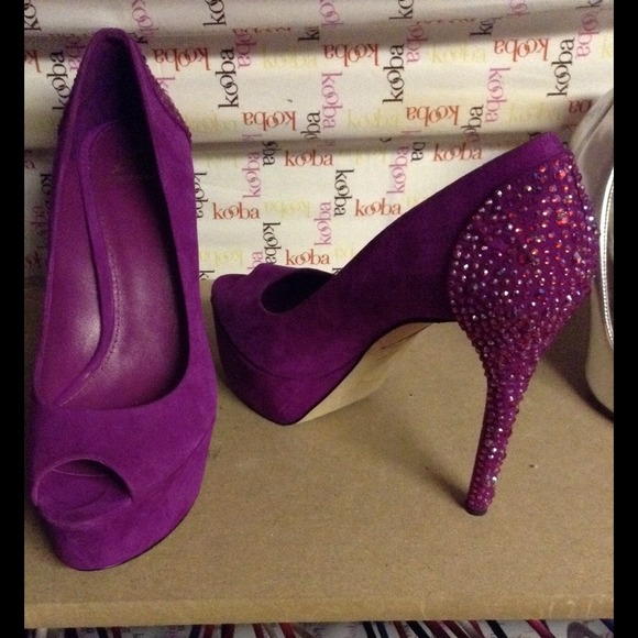 B Brian Atwood Shoes - B BRIAN ATWOOD purple suede pumps