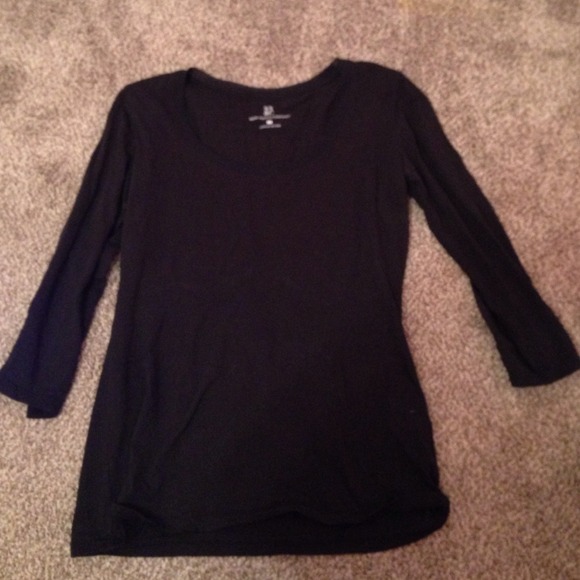 3/4 sleeve black shirt
