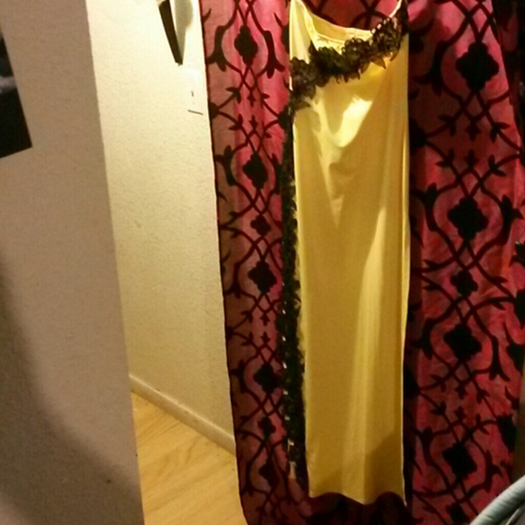 Nigth dress - Picture 2 of 4