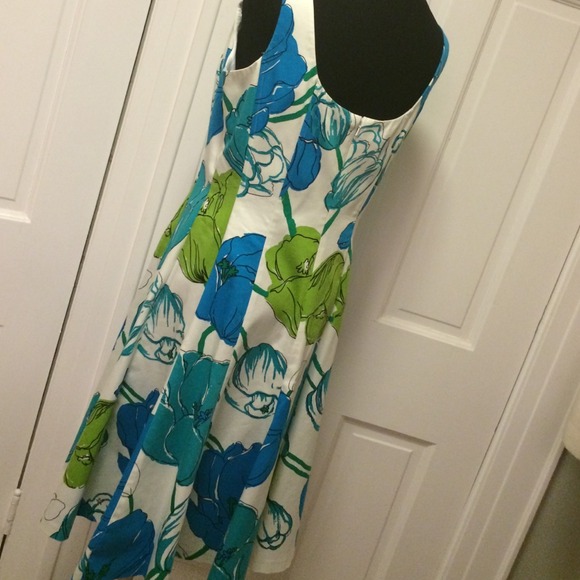 🌷SOLD IN BUNDLE🌷 Gorgeous Nine West Dress - Picture 3 of 4