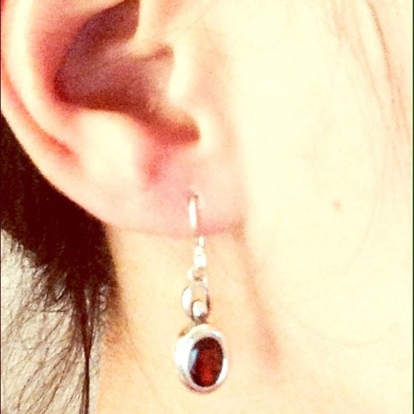 Sterling silver & garnet earrings & pendant