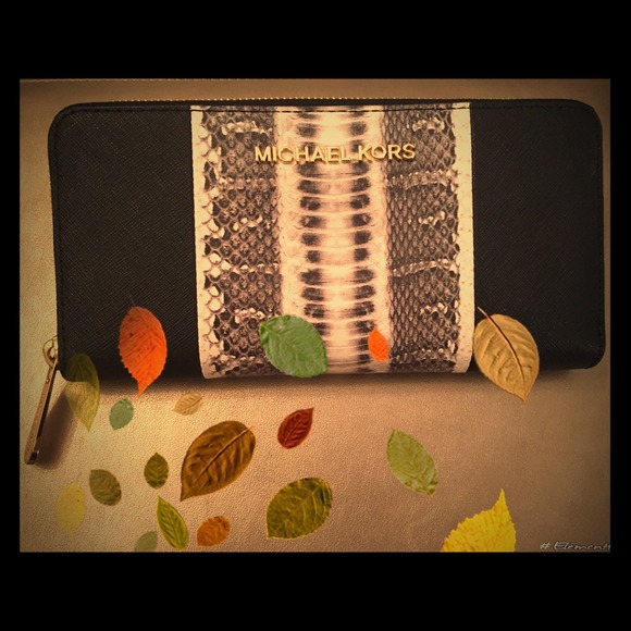 Michael Kors Clutches & Wallets - Brand New MK Wallet!