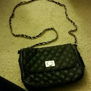 Quilted chain sidebag