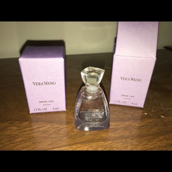 Bundle of Perfume samples: Vera Wang