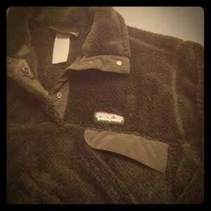 Patagonia black pullover