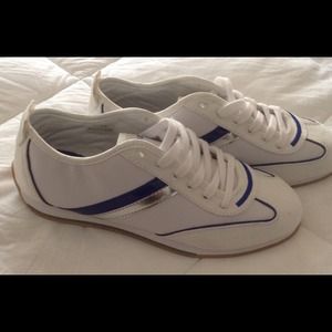 Tommy Hilfiger womens sport shoes, brand new