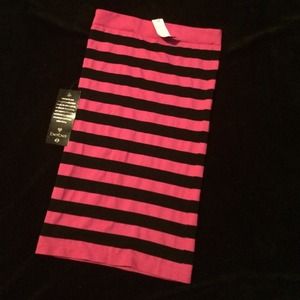 🌟BRAND NEW black & pink bodycon halter top dress